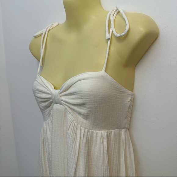 Shop Neighbor White Maxi Dress - Picture 7 of 11